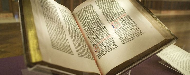 800px-Gutenberg_Bible_Lenox_Copy_New_York_Public_Library_2009._Pic_01