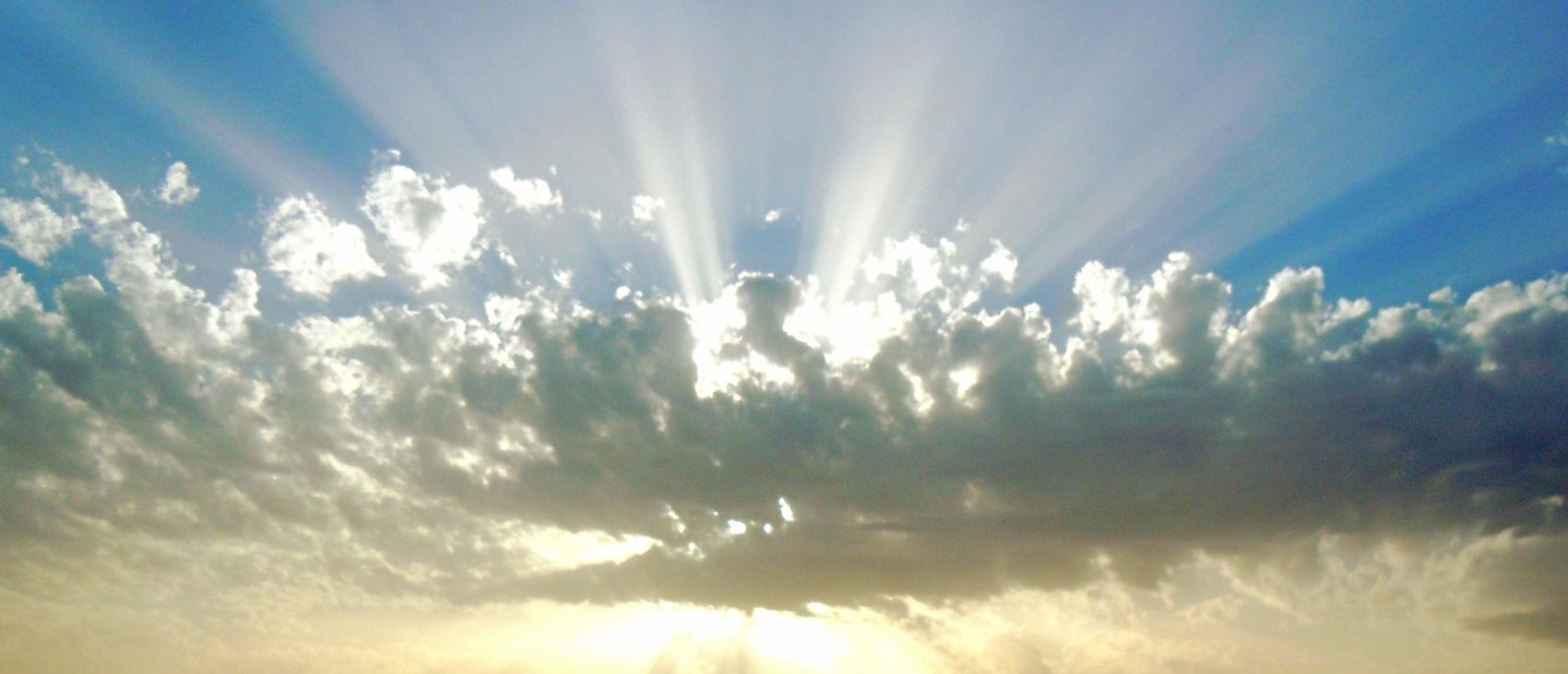 clouds-872143_1920