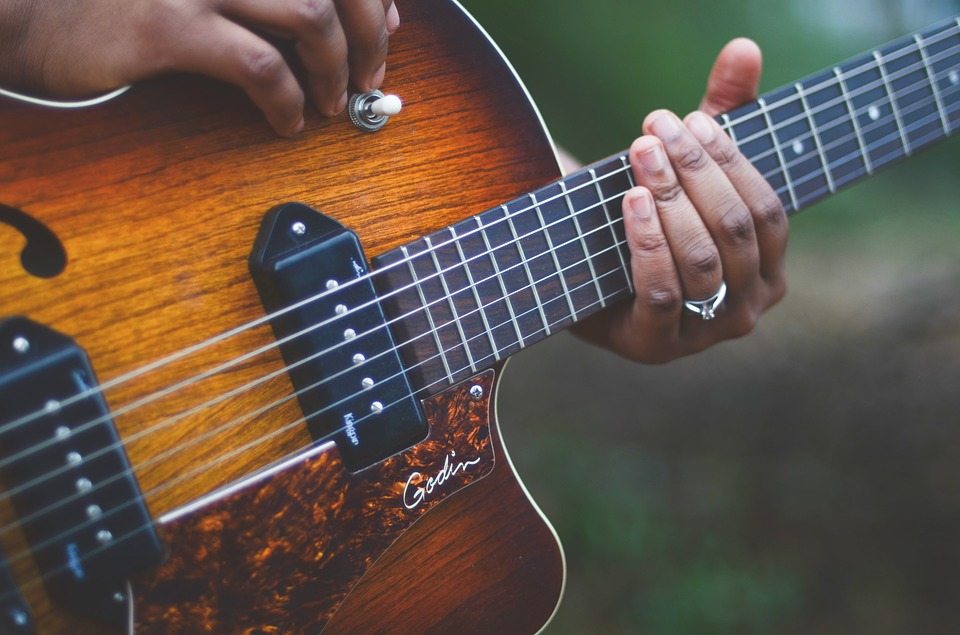 guitar-1537991_960_720