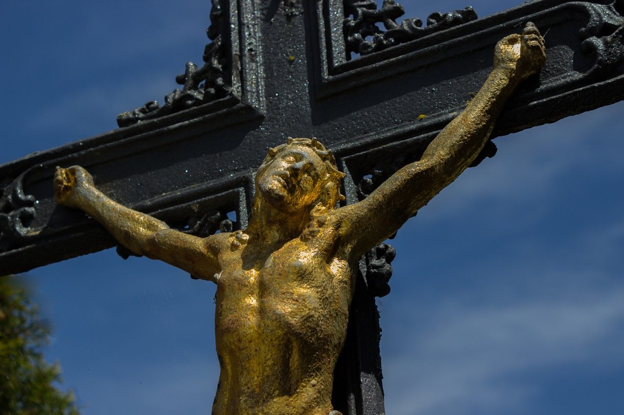 crucifix-1409066_1280